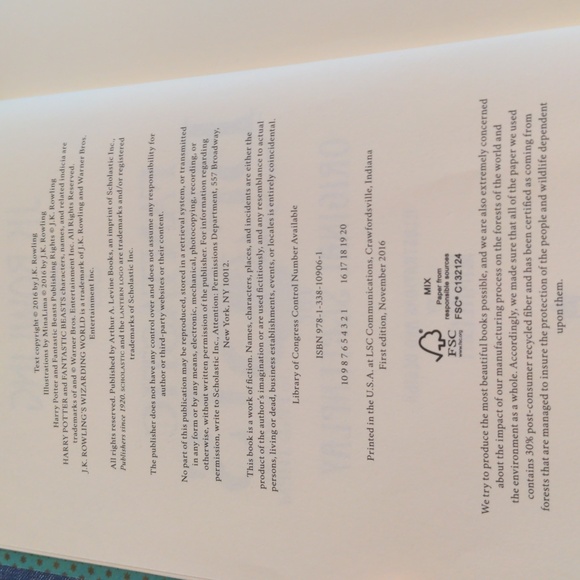 First Edition Fantastic Beasts Original Screenplay Book - Picture 15 of 16